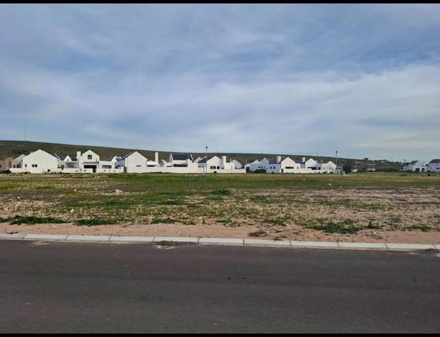 LAND FOR SALE IN BRITANNIA BAY
